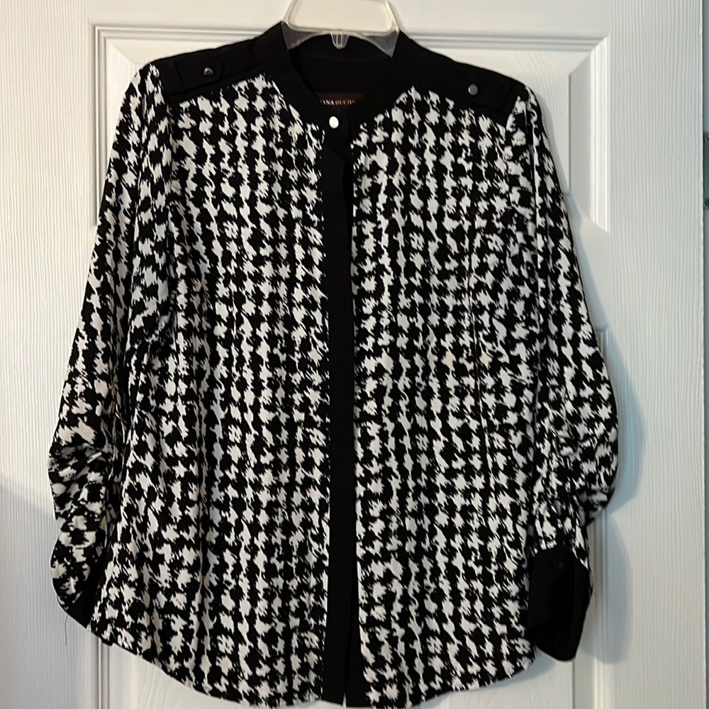 DANA BUCHMAN Black/White Blouse - Size M
